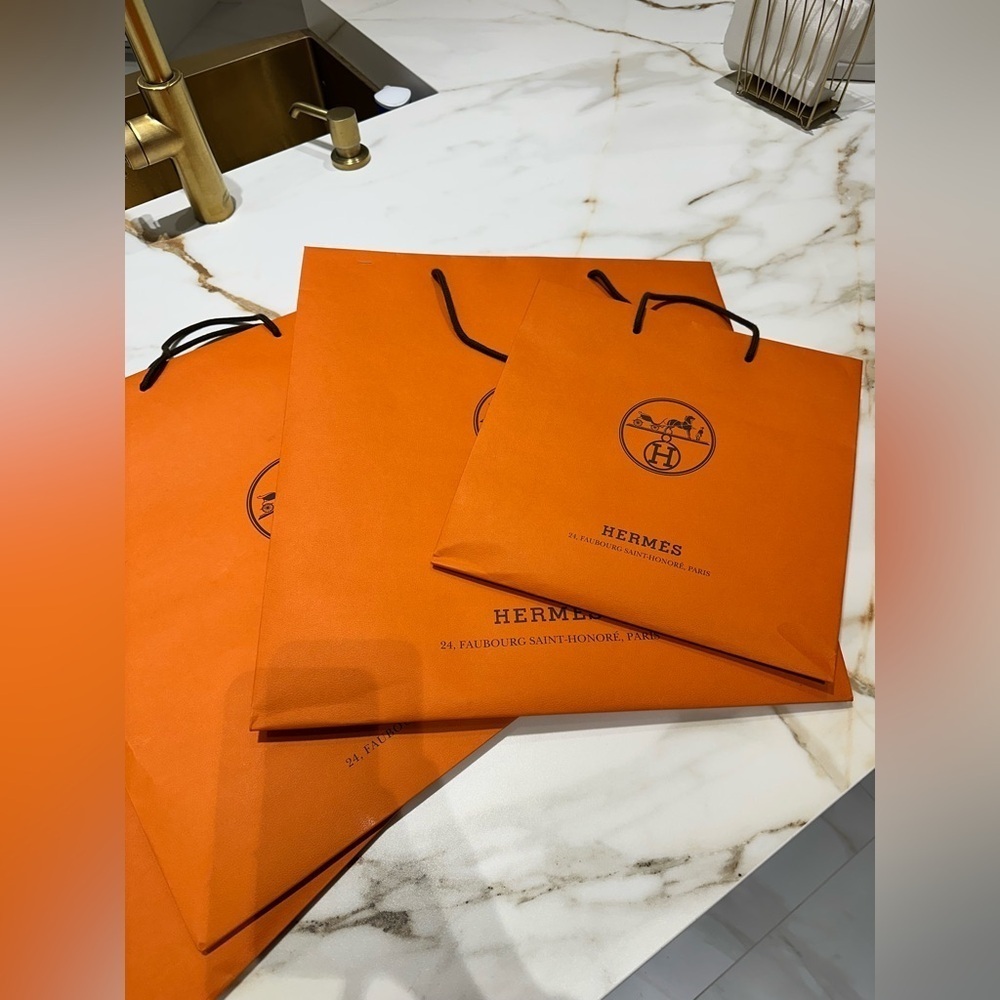 Hermès Signature Orange Bag with Black Handles - Picture 2 of 7